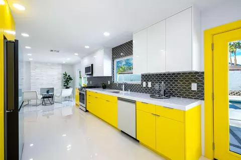 2155 N Carillo Rd, Palm Springs, CA 92262