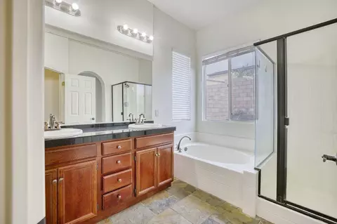 Bath - 84136 Canzone Dr, Indio, CA 92203 photo 2 of 4