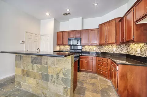 Kitchen - 84136 Canzone Dr, Indio, CA 92203 photo 3 of 4