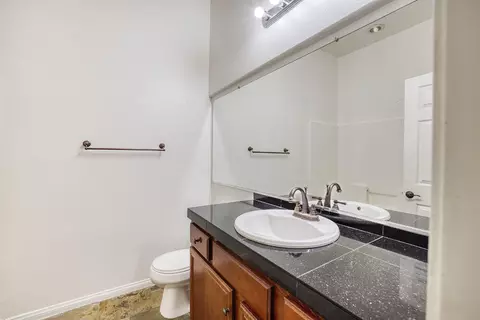Bath - 84136 Canzone Dr, Indio, CA 92203 photo 3 of 4