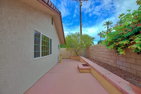 Exterior - 80025 Kingston Dr, Bermuda Dunes, CA 92203 photo 3 of 5