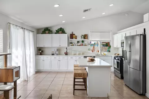 Kitchen - 80415 Suncastle Rd, Indio, CA 92201 photo 3 of 8