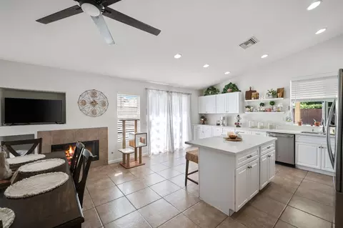 Kitchen - 80415 Suncastle Rd, Indio, CA 92201 photo 6 of 8