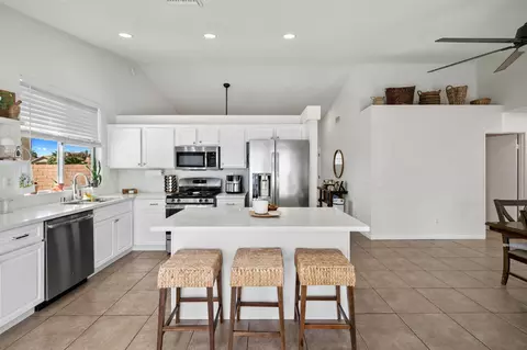 Kitchen - 80415 Suncastle Rd, Indio, CA 92201 photo 4 of 8