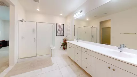 Bath - 82956 Wordsworth Ct, Indio, CA 92201 photo 3 of 5