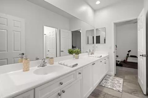 Bath - 82731 Cody Dr, Indio, CA 92203 photo 7 of 8