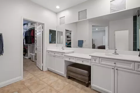 Bath - 82731 Cody Dr, Indio, CA 92203 photo 4 of 8