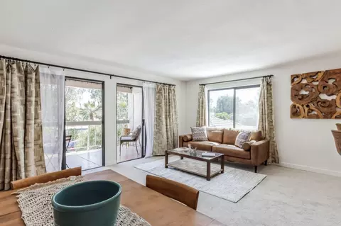 385 E Via Escuela, Palm Springs, CA 92262