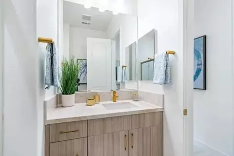 Bath - 48352 Barrymore St, Indio, CA 92201 photo 5 of 6