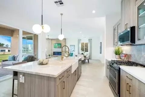 Kitchen - 48352 Barrymore St, Indio, CA 92201 photo 4 of 7