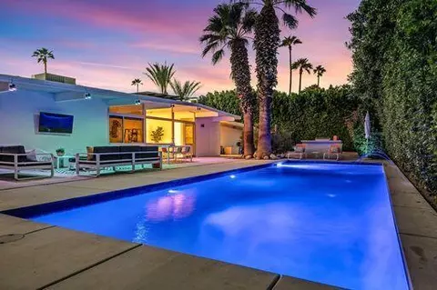 226 N Airlane Dr, Palm Springs, CA 92262
