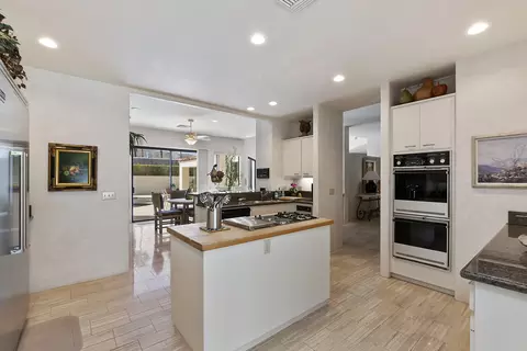 Kitchen - 45490 Apache Rd, Indian Wells, CA 92210 photo 5 of 8