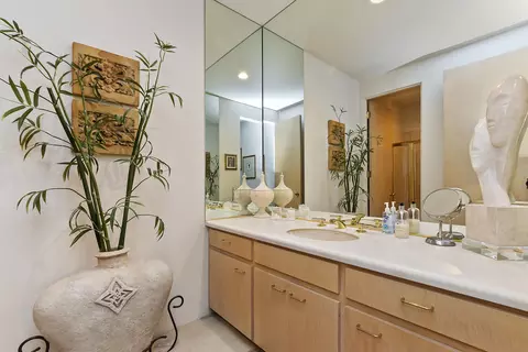 Bath - 45490 Apache Rd, Indian Wells, CA 92210 photo 5 of 8