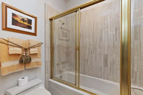 Bath - 45490 Apache Rd, Indian Wells, CA 92210 photo 6 of 8