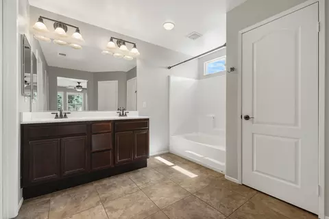 Bath - 41447 Noyes Ct, Indio, CA 92203 photo 1 of 3