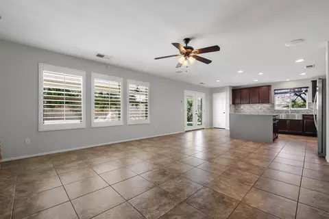 Living - 41447 Noyes Ct, Indio, CA 92203 photo 3 of 4