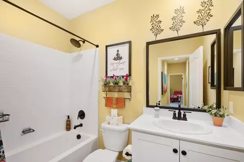 Bath - 84613 Mesilla Way, Indio, CA 92203 photo 1 of 3