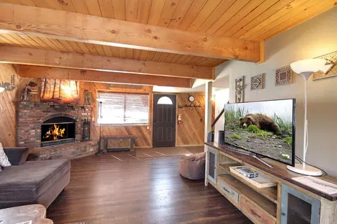 Living - 1332 Flintridge Ave, Big Bear City, CA 92314 photo 1 of 4