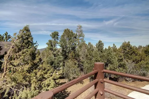 View/Area - 1332 Flintridge Ave, Big Bear City, CA 92314 photo 2 of 3