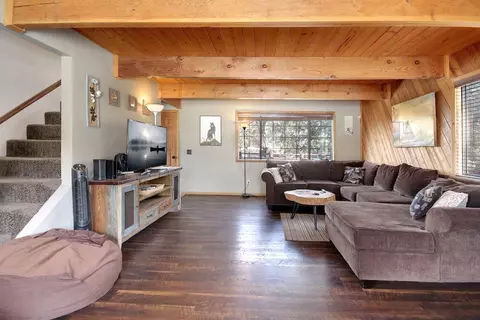 Living - 1332 Flintridge Ave, Big Bear City, CA 92314 photo 2 of 4