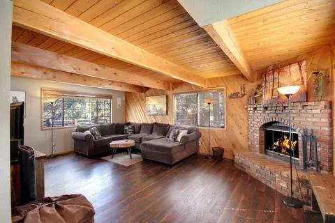 Living - 1332 Flintridge Ave, Big Bear City, CA 92314 photo 3 of 4