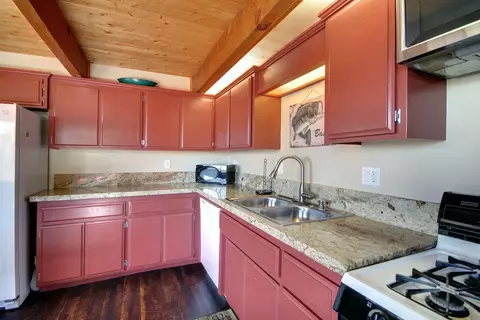 Kitchen - 1332 Flintridge Ave, Big Bear City, CA 92314 photo 2 of 3