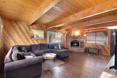 Living - 1332 Flintridge Ave, Big Bear City, CA 92314 photo 4 of 4