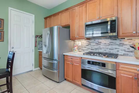 Kitchen - 81630 Avenida De Baile, Indio, CA 92203 photo 2 of 2