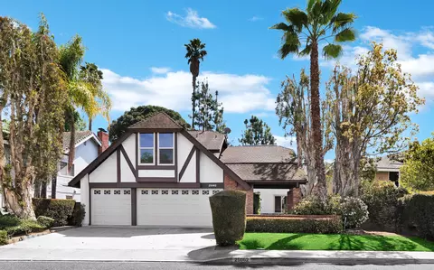 25062 Linda Vista Dr, Laguna Hills, CA 92653