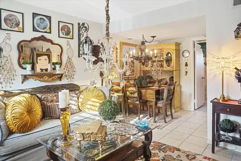 365 N Saturmino Dr, Palm Springs, CA 92262