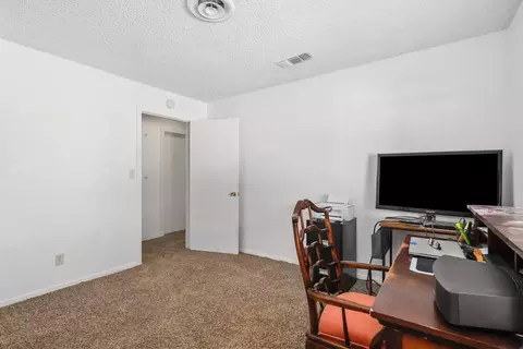 Bedroom - 57746 Desert Gold Dr, Yucca Valley, CA 92284 photo 4 of 7