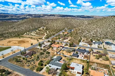 View/Area - 57746 Desert Gold Dr, Yucca Valley, CA 92284 photo 5 of 8