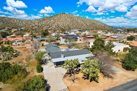 View/Area - 57746 Desert Gold Dr, Yucca Valley, CA 92284 photo 4 of 8