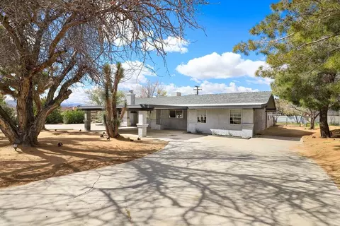 Exterior - 57746 Desert Gold Dr, Yucca Valley, CA 92284 photo 3 of 17
