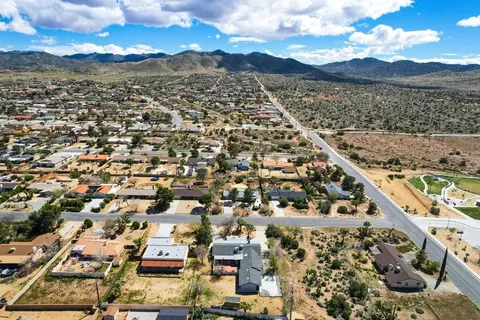 View/Area - 57746 Desert Gold Dr, Yucca Valley, CA 92284 photo 7 of 8