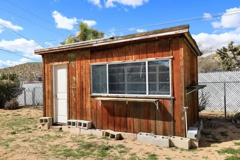 Exterior - 57746 Desert Gold Dr, Yucca Valley, CA 92284 photo 11 of 17
