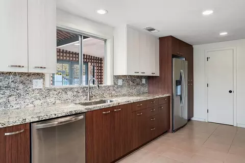 Kitchen - 57746 Desert Gold Dr, Yucca Valley, CA 92284 photo 2 of 4