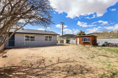 Exterior - 57746 Desert Gold Dr, Yucca Valley, CA 92284 photo 10 of 17