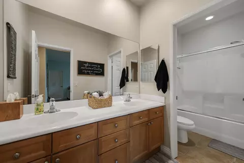 Bath - 82789 Sutton Dr, Indio, CA 92203 photo 4 of 4
