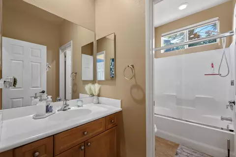 Bath - 82789 Sutton Dr, Indio, CA 92203 photo 3 of 4