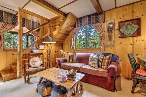 Living - 55265 Daryll Rd, Idyllwild, CA 92549 photo 1 of 6