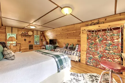 Bedroom - 55265 Daryll Rd, Idyllwild, CA 92549 photo 7 of 8