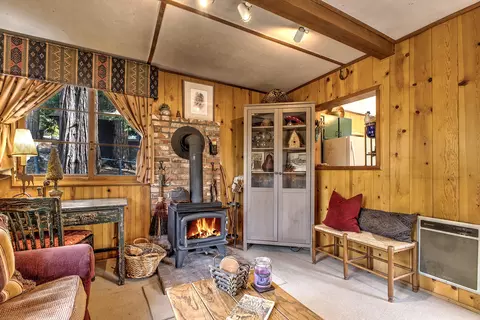 Living - 55265 Daryll Rd, Idyllwild, CA 92549 photo 6 of 6