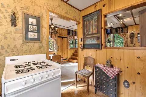 Kitchen - 55265 Daryll Rd, Idyllwild, CA 92549 photo 6 of 6