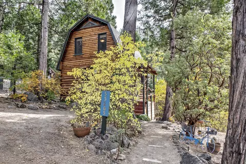 Exterior - 55265 Daryll Rd, Idyllwild, CA 92549 photo 3 of 20