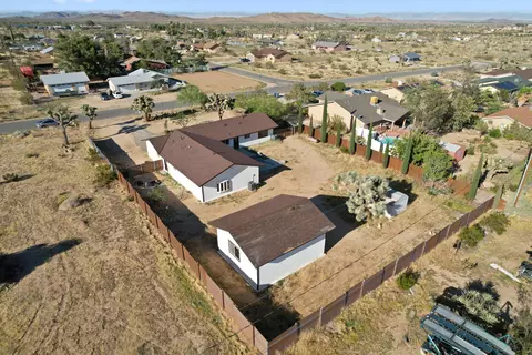 View/Area - 58407 Campanula St, Yucca Valley, CA 92284 photo 4 of 6