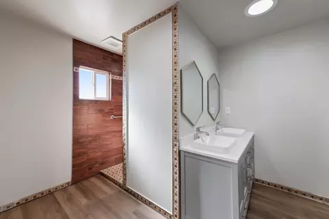 Bath - 58407 Campanula St, Yucca Valley, CA 92284 photo 2 of 4