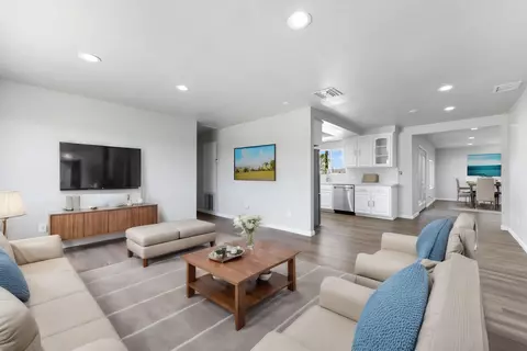 Living - 58407 Campanula St, Yucca Valley, CA 92284 photo 1 of 2