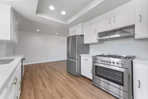 Kitchen - 58407 Campanula St, Yucca Valley, CA 92284 photo 3 of 3