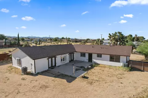 Exterior - 58407 Campanula St, Yucca Valley, CA 92284 photo 8 of 8
